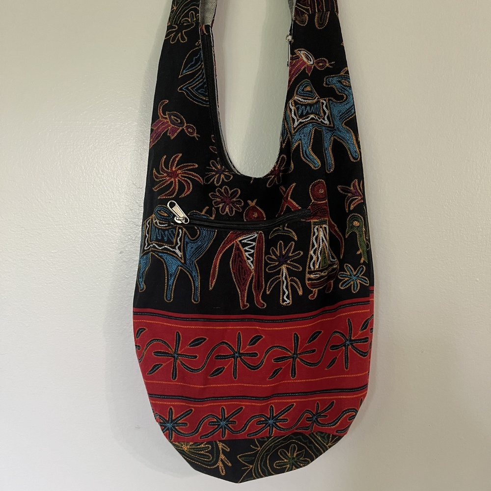 Shoulder Hobo Bag Black Red Multicolor Embroidered Folk Art Tribal Casual Zipper - Picture 3 of 5